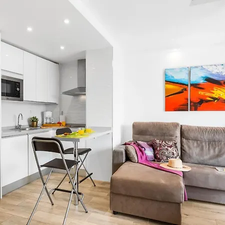 Y12F Beautiful Las Americas Accommodation *